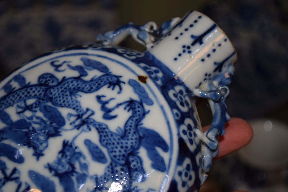 Group of 19th/early 20th Century Chinese blue and white ceramics, to include porcelain Meiping - Image 9 of 13