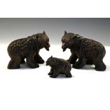Family of Oriental hardwood bears (3) Condition: Small chips present to the ears, the bears - **