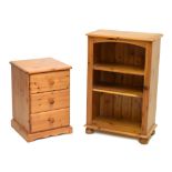 Small pine bookcase, 90cm high, together with a small bedside chest of drawers, 63cm high Condition: