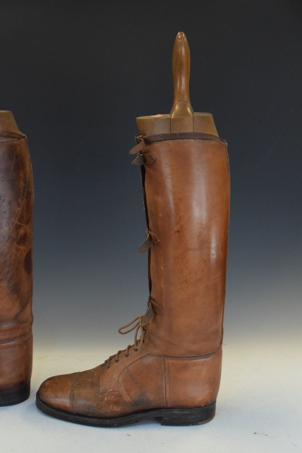 Pair of vintage brown leather riding boots with trees Condition: Scratches and wear to the - Image 10 of 10