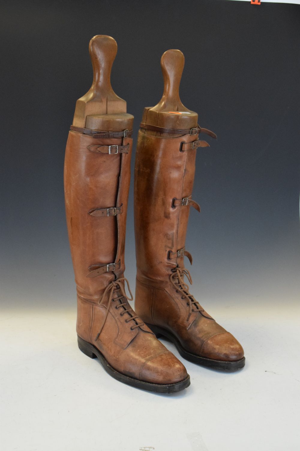 Pair of vintage brown leather riding boots with trees Condition: Scratches and wear to the - Image 4 of 10