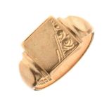 Gentleman's 9ct gold signet ring