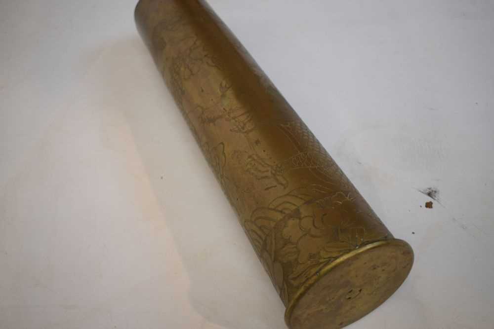 WWI brass shell case dated 1916 and engraved with chinoiserie decoration - Image 3 of 4