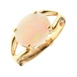 18ct gold single-stone opal ring