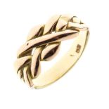 Yellow metal (9ct) ring, plaited design