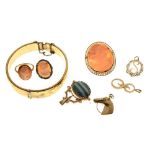 Assorted jewellery