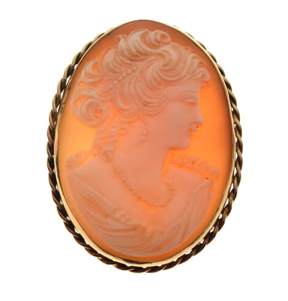 20th Century carved shell cameo in 9ct frame