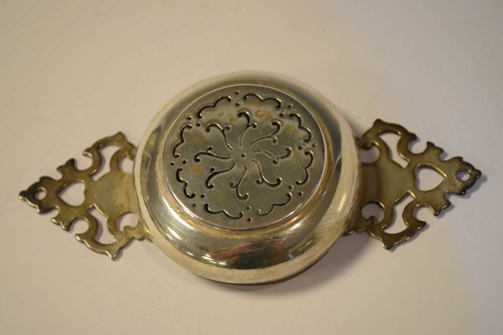 Edward VIII silver tea / wine strainer - Image 3 of 5