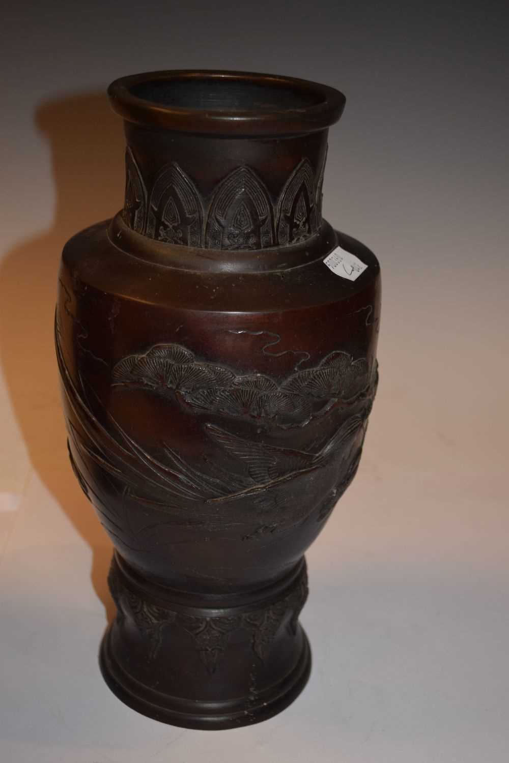 Pair of Japanese bronze vases - Image 5 of 8