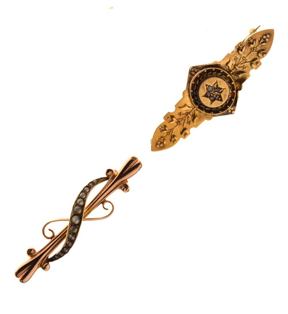 Late Victorian 15ct gold diamond set brooch