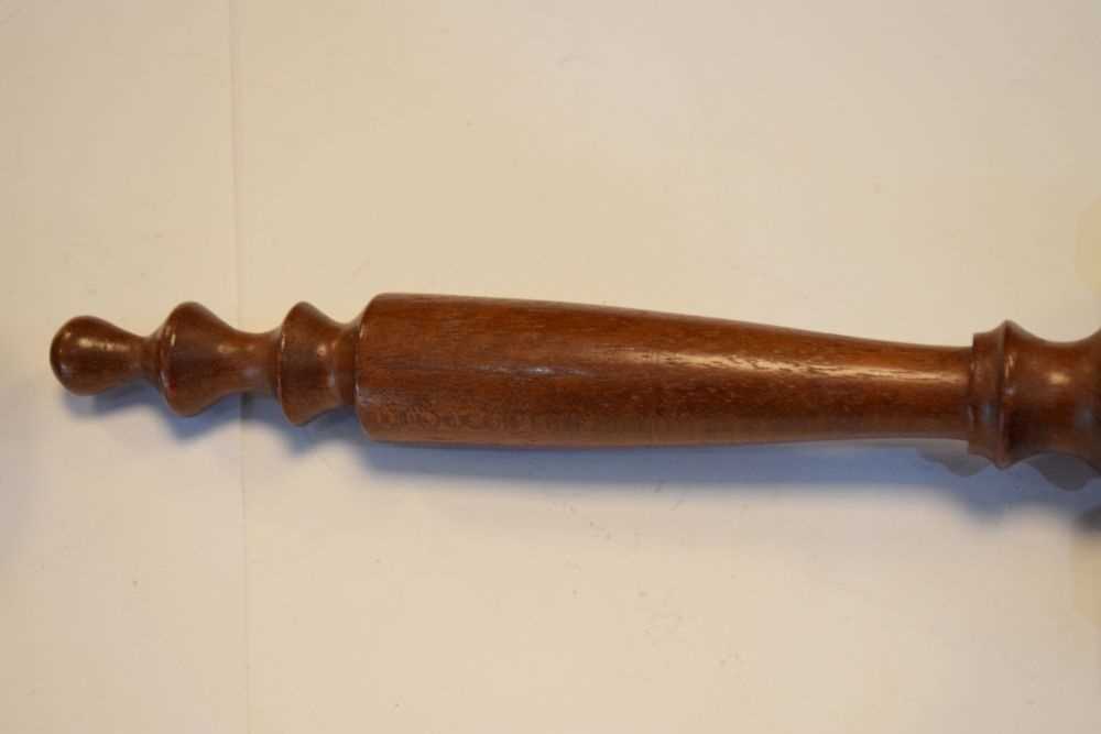 Auctioneer's gavel - Image 3 of 5