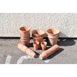 Quantity of terracotta flower pots