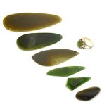 Selection of New Zealand green hardstone (Pounamu) inc. 9ct yellow metal ring, 3,7g