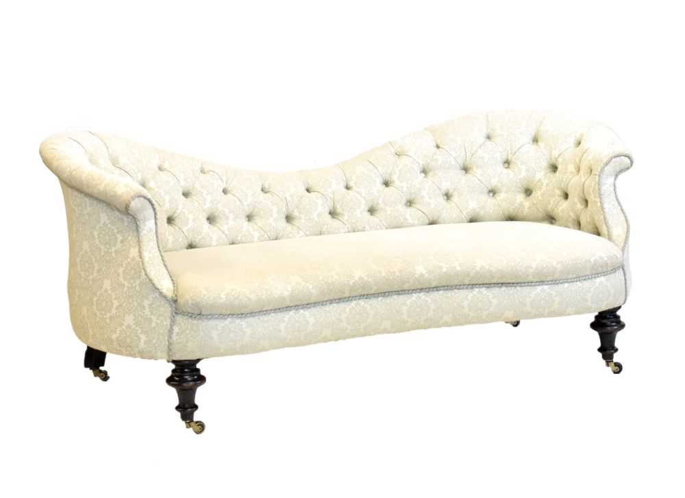Victorian or Edwardian deep-buttoned settee