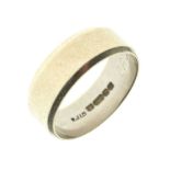 9ct white gold wedding band