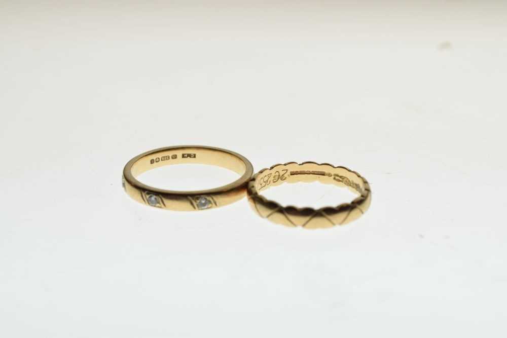 Two 9ct gold wedding bands - Image 5 of 5