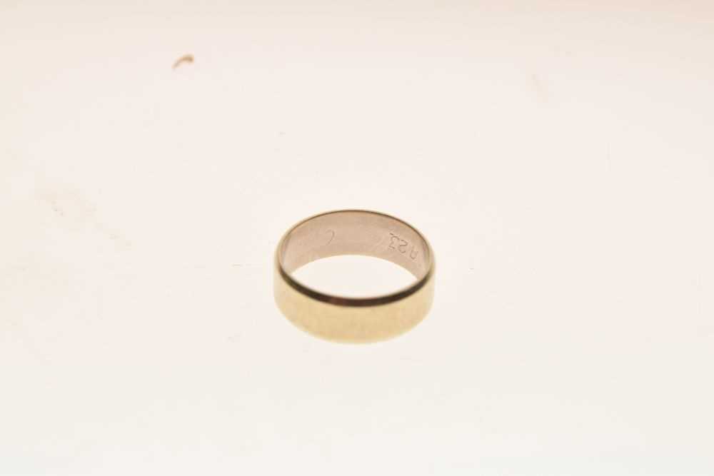9ct white gold wedding band - Image 5 of 5