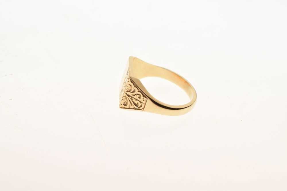 9ct gold signet ring, 5.8g - Image 2 of 5