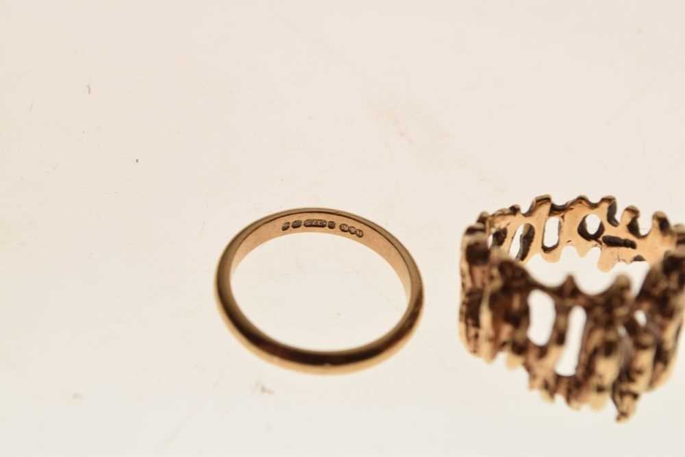 9ct gold wedding band - Image 3 of 5