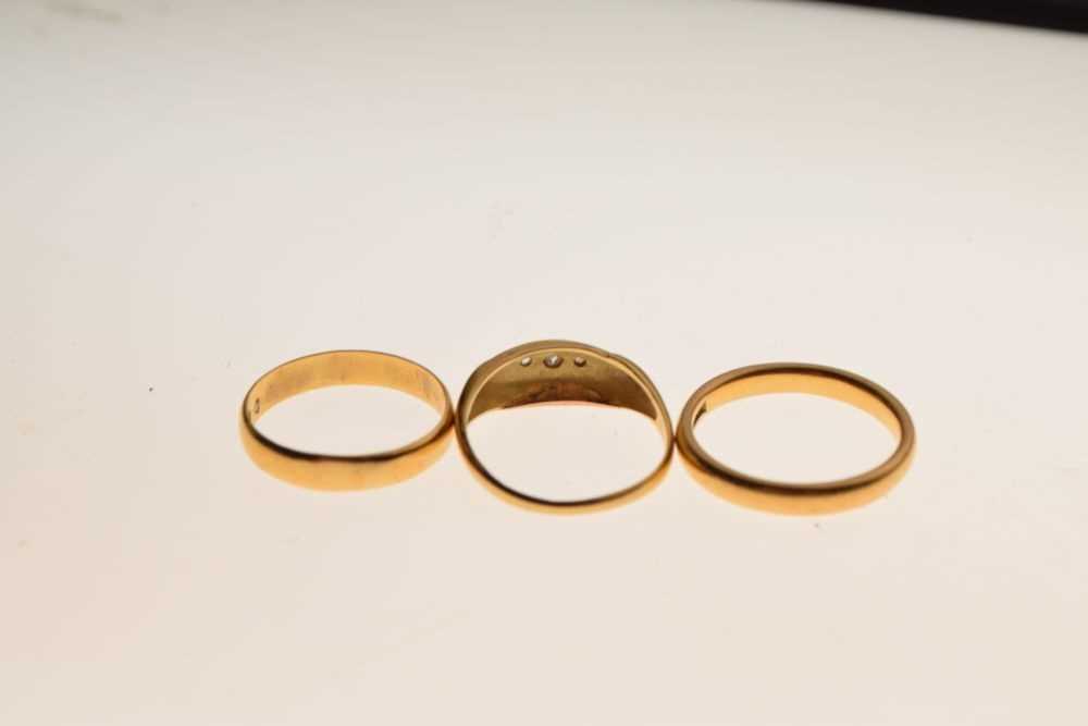 Two 22ct gold wedding bands, and an 18ct five-stone diamond ring - Image 5 of 5