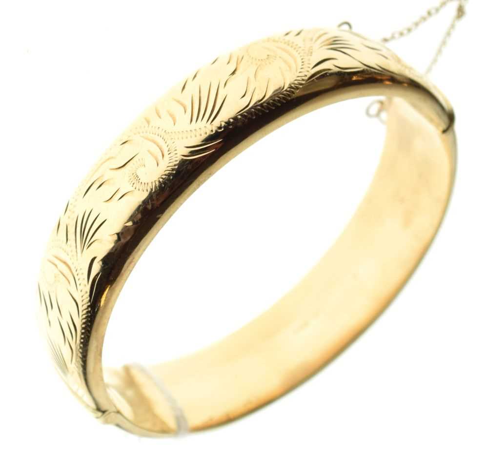 9ct gold snap bangle,