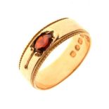 18ct gold band set garnet-coloured stone, size O, 5.3g gross approx