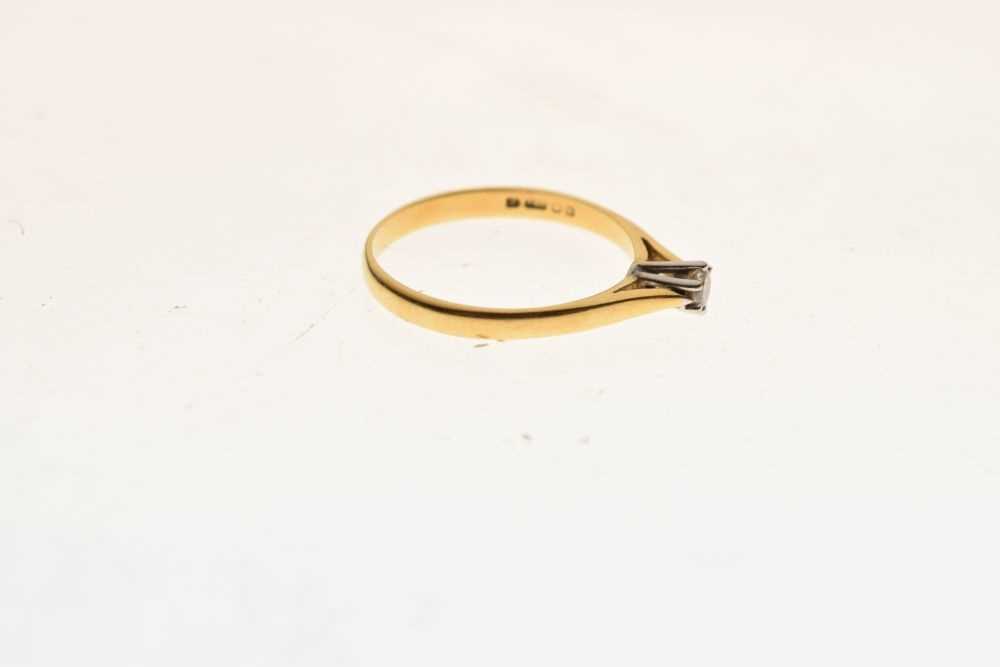 18ct gold diamond single stone ring - Image 5 of 6
