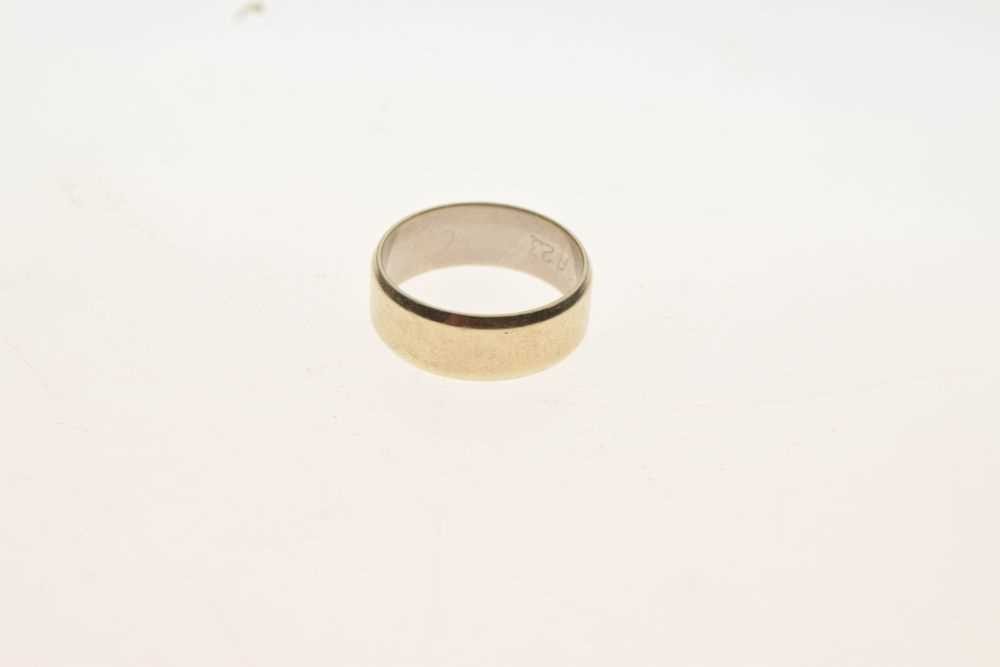 9ct white gold wedding band - Image 4 of 5