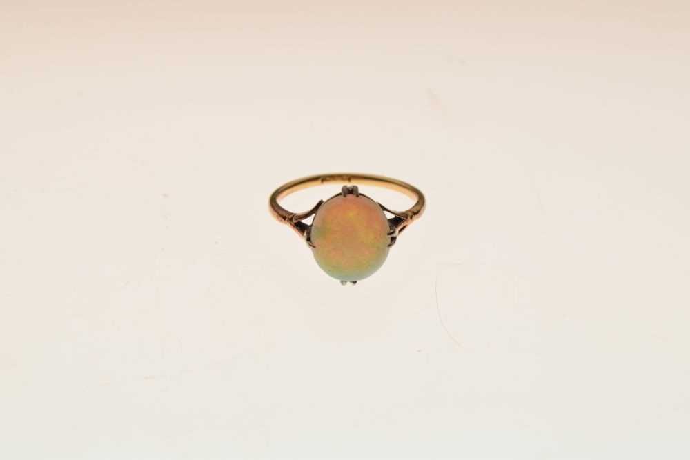 18ct gold opal single stone ring - Image 2 of 5