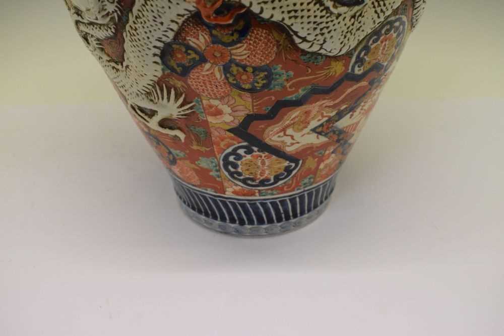 Large Imari vase - Image 4 of 6