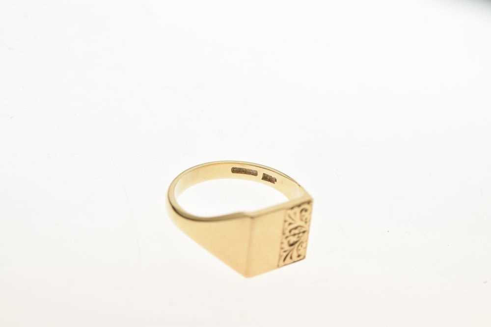 9ct gold signet ring, 5.8g - Image 5 of 5