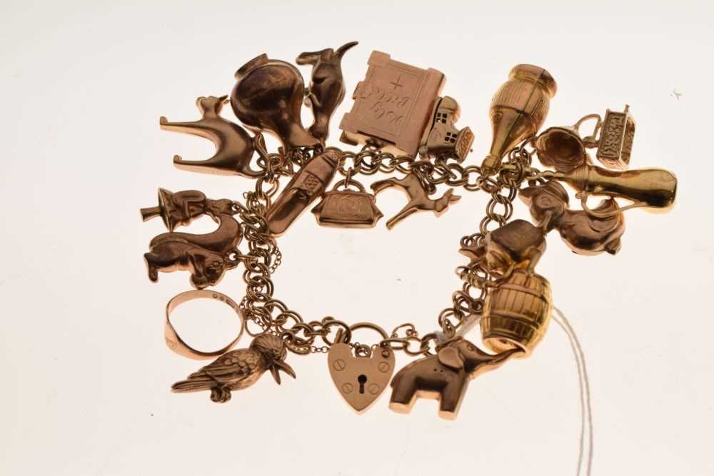 9ct gold charm bracelet - Image 2 of 6