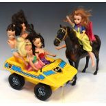 Quantity of Sindy dolls, together with a Sindy car, wardrobe, accessories, clothing, etc