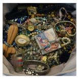 Quantity of costume jewellery