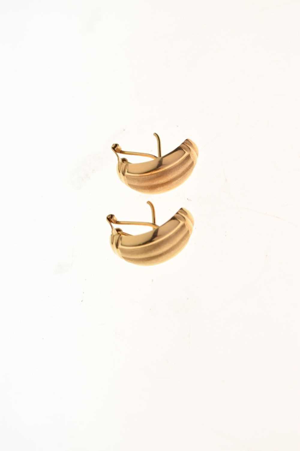 Pair of yellow metal half hoop stud earrings, 750, 4.1g - Image 2 of 2