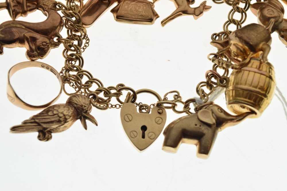 9ct gold charm bracelet - Image 3 of 6