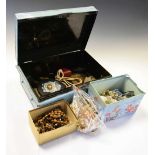 Collection of assorted jewellery and miscellanea