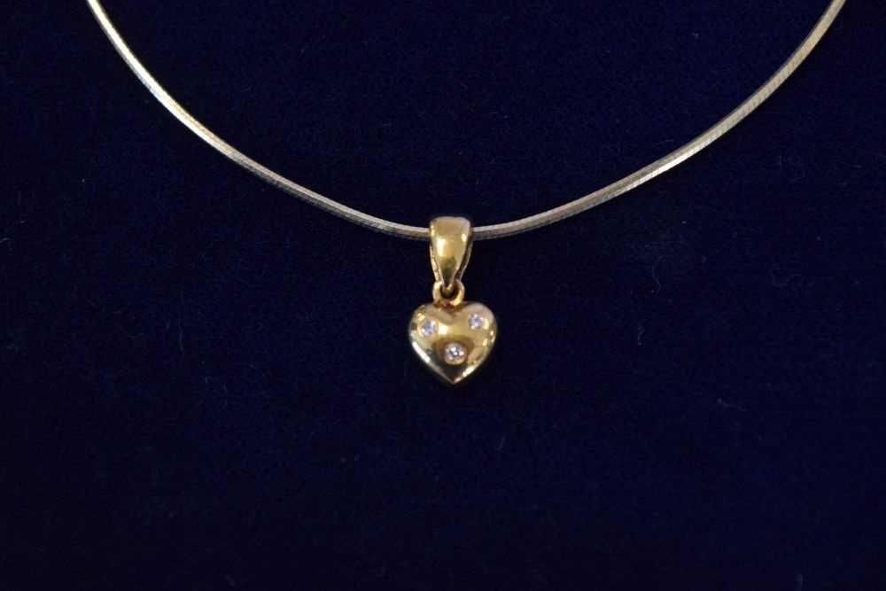 9ct diamond set heart pendant - Image 2 of 4