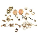 Assorted gold and yellow metal jewellery