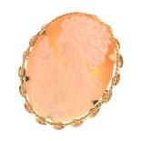 Modern 9ct gold shell cameo brooch