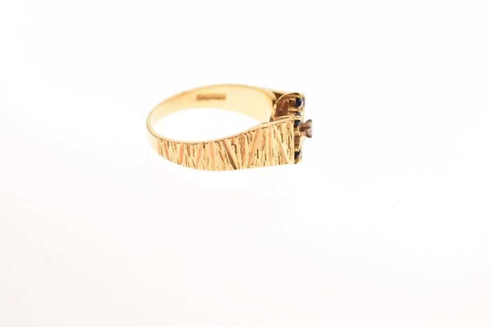 18ct gold cluster ring - Image 5 of 6