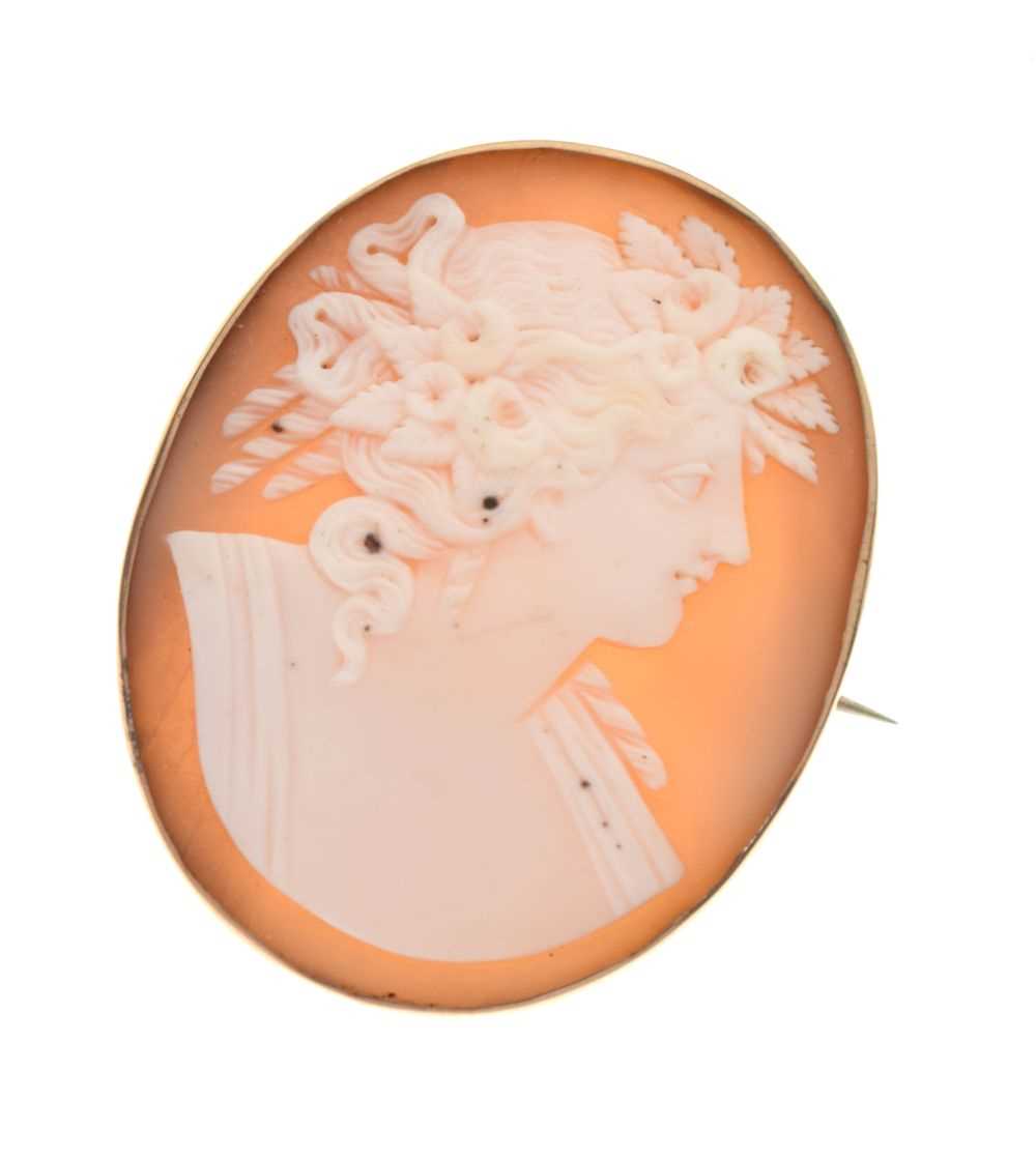 Victorian shell cameo brooch