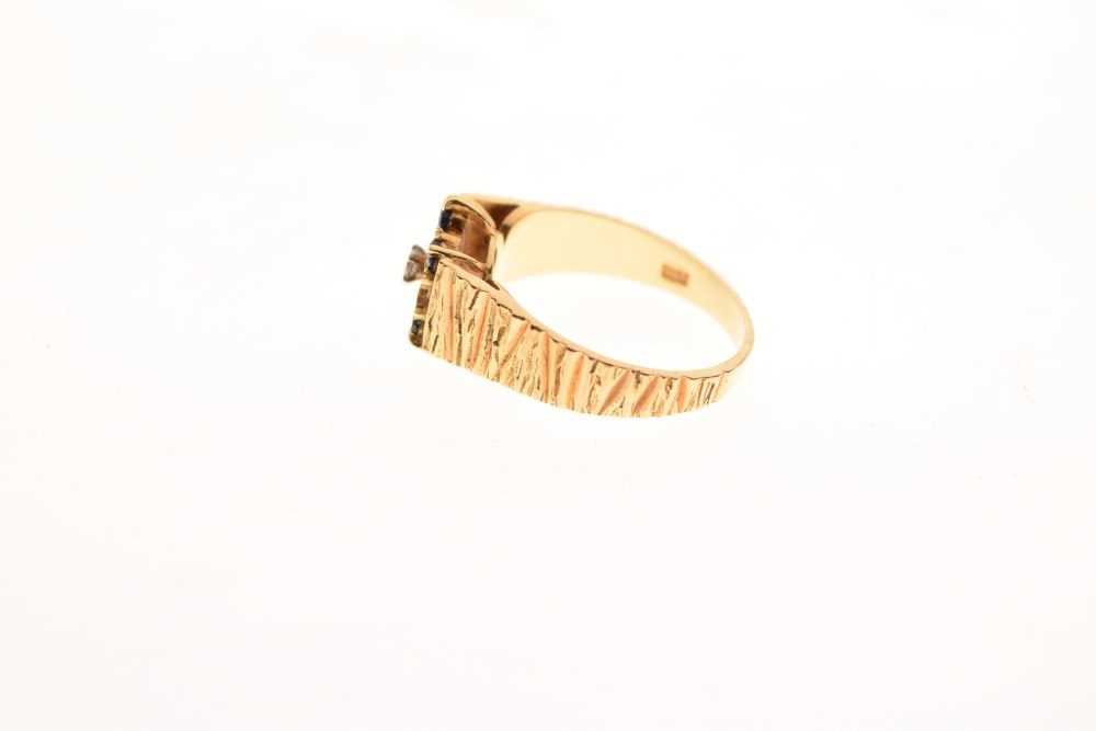 18ct gold cluster ring - Image 3 of 6