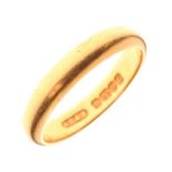 22ct gold wedding band