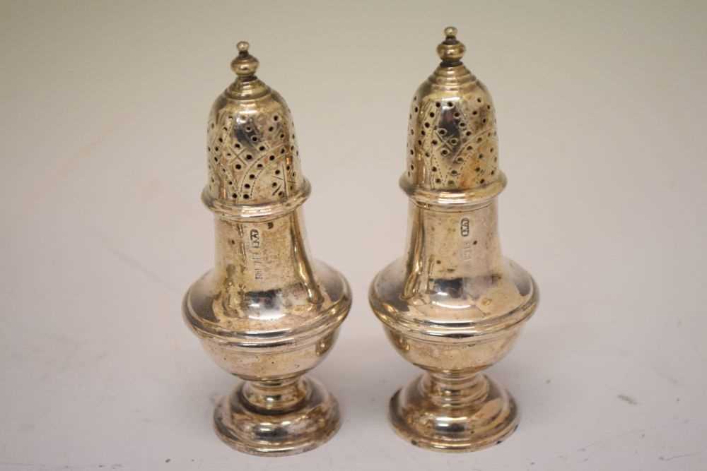 Various silver items to include pair of Edward VII silver pepperettes - Image 8 of 9