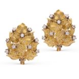 18kt two color gold and diamond lobe earrings weight 14,5 gr.