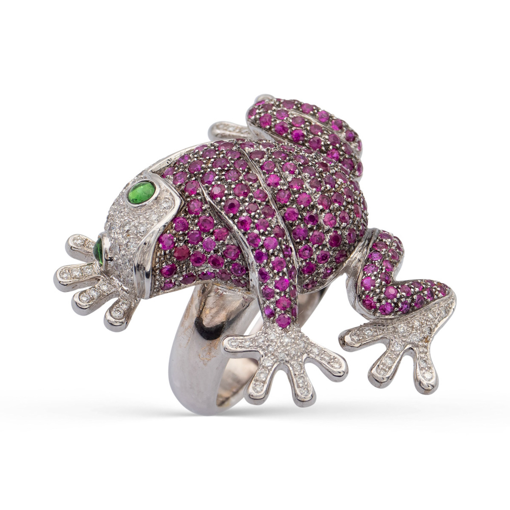 18kt white gold, rubies and diamonds frog ring weight 16 gr.