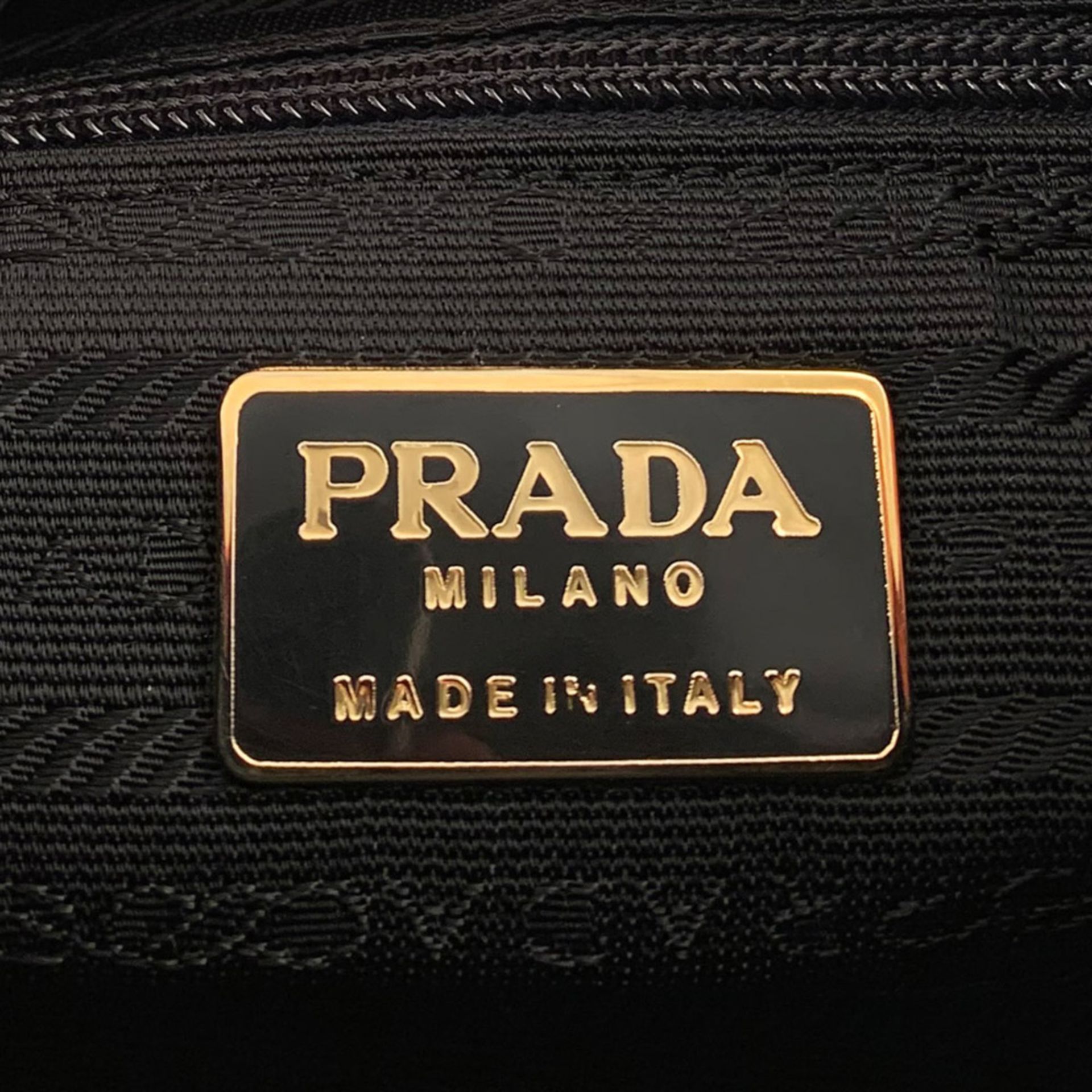 Prada, vintage shoulder bag numbered B3405 21x28x12 cm. - Bild 5 aus 6