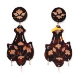 9kt rose gold and shell pendant earrings England, early 20th century weight 20 gr.