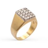 18kt yellow gold and diamond chevalier ring weight 6,9 gr.